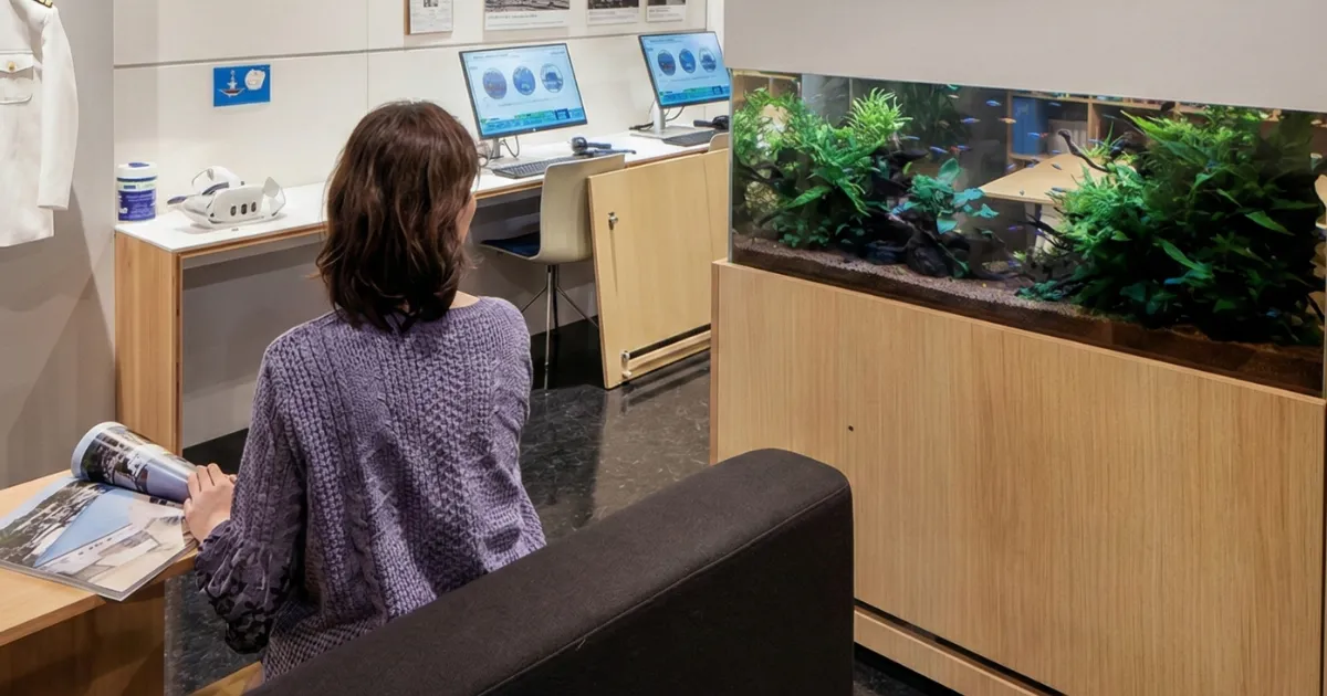 図書資料室の水草水槽事例