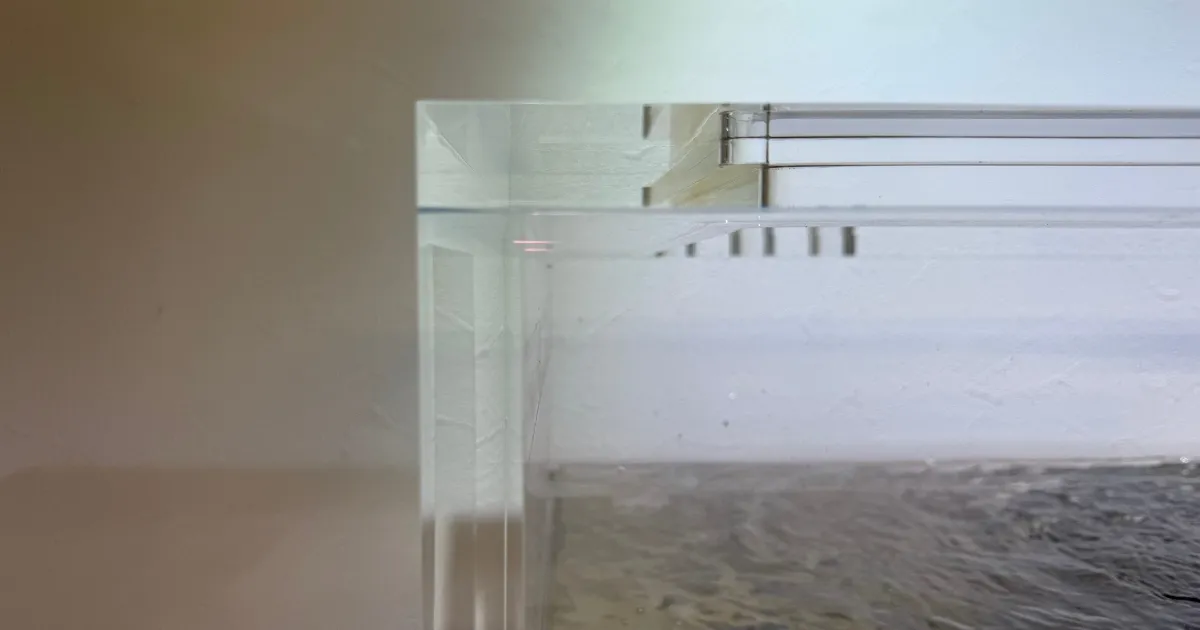 重合接着で美しいアクアレンタリウムのアクリル水槽